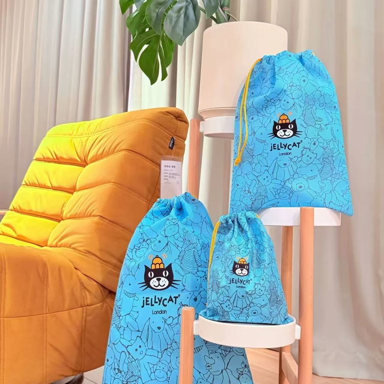 Blue Kawaii Non woven Fabric D - Anime Merchandise Bag 评论和价格