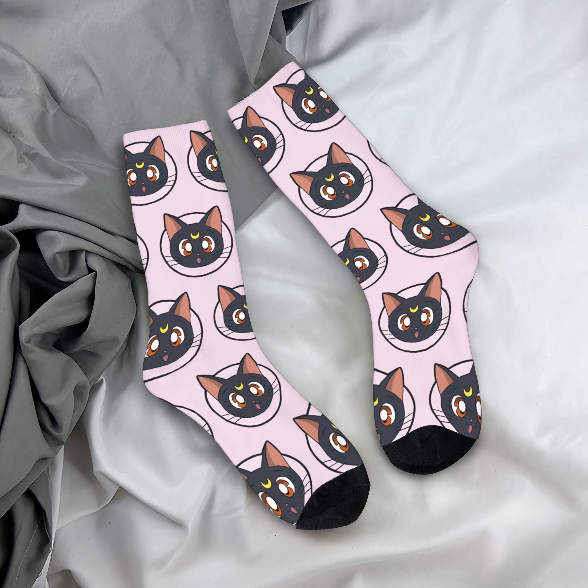 Trendy Unisex Crew Socks Sailo - Anime Merchandise For Girls 评论和价格